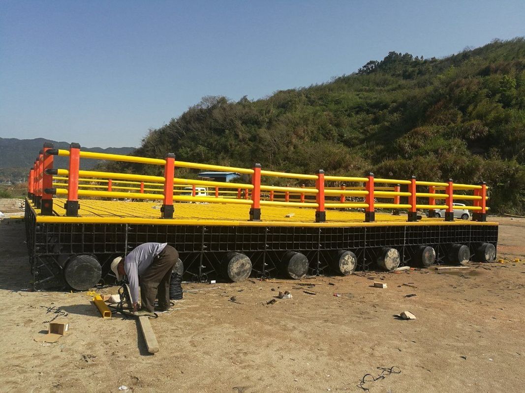 315mm Floating Pipe Square HDPE Fish Cage 4X4m Customized Floating In Lake Or River