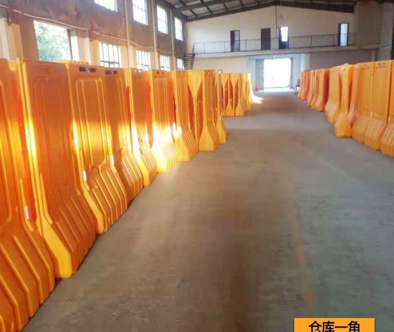 1.8M Blow Molding Plastic Pallet Municipal Water Horse Enclosure With Customization And Thermosetting