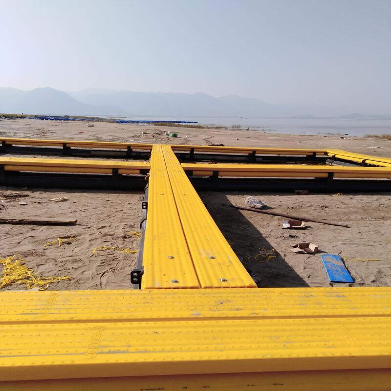 Water View Floating Platform Supporting Aquaculture Agritainment Projects