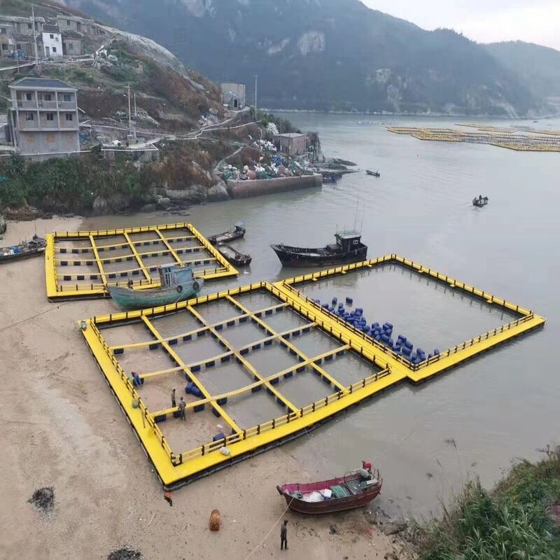 Eco Floating Platform Beside Culture Cages for Rural Water Tourism