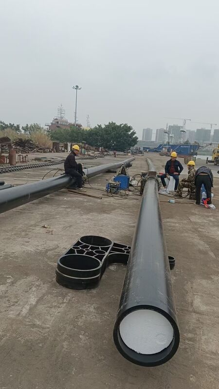 Square HDPE fish cage with reinforced mooring system, perfect for typhoon coastal areas, inland lakes and reservoirs. Long service life, factory OEM available.