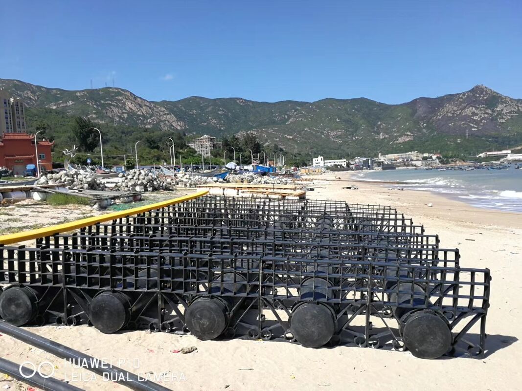 HDPE floating fish cage is designed for aquaculture and recreational fishing