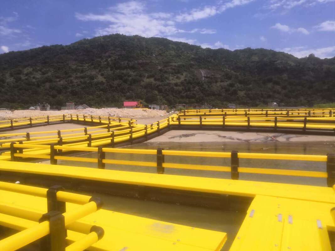 Leave the rusty grids behind and step into the future of farming with a modern HDPE Fish Cage