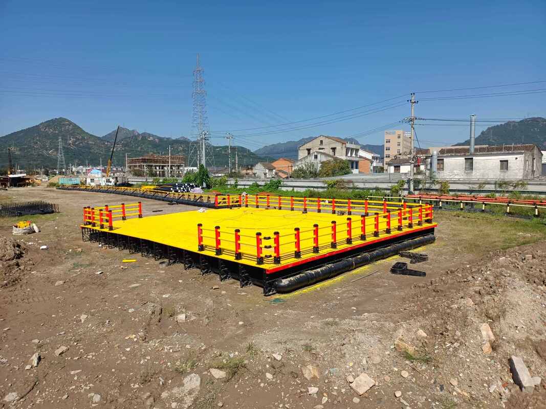 Leave the rusty grids behind and step into the future of farming with a modern HDPE Fish Cage