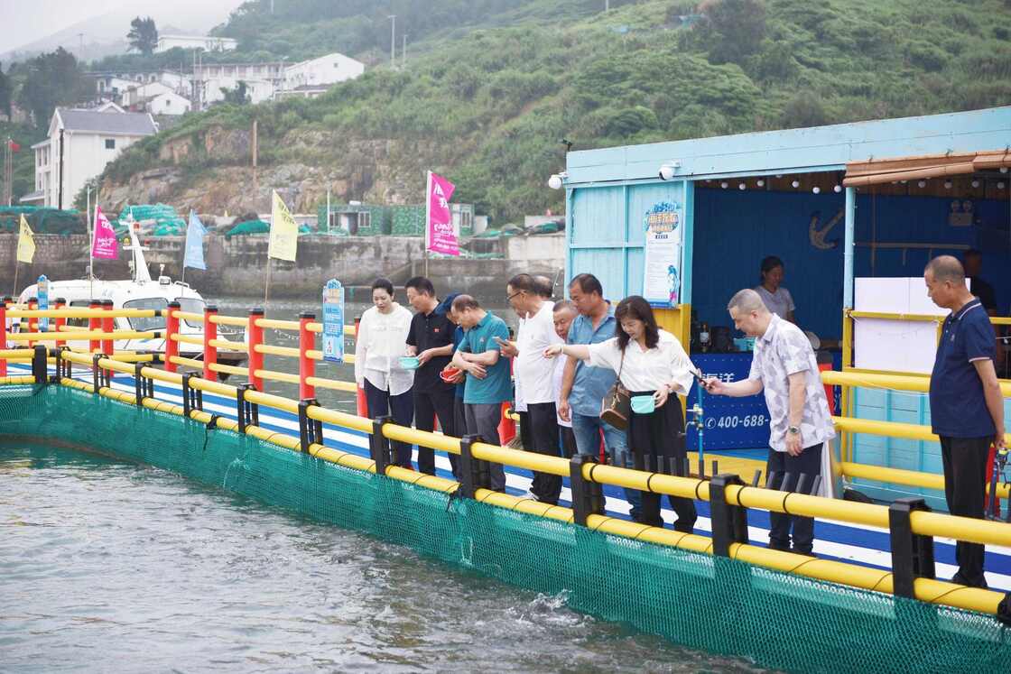 Tame the waves and secure your stock with our storm-resistant HDPE Fish Cage