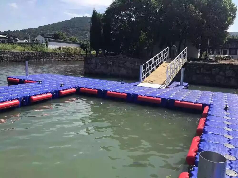 Interlocking Modular Pontoon Blocks for Cost‑Effective HDPE Floating Aquaculture Platform (25‑Year Design Life)