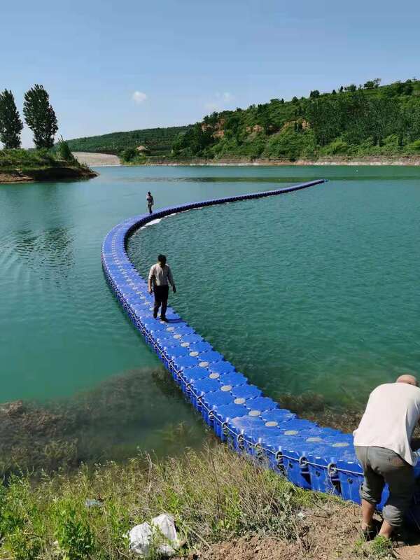 Looking for a better way to build your fish farm in shallow seas, lakes, or reservoirs? Check out our Eco-friendly PE Floating Pontoon Cages