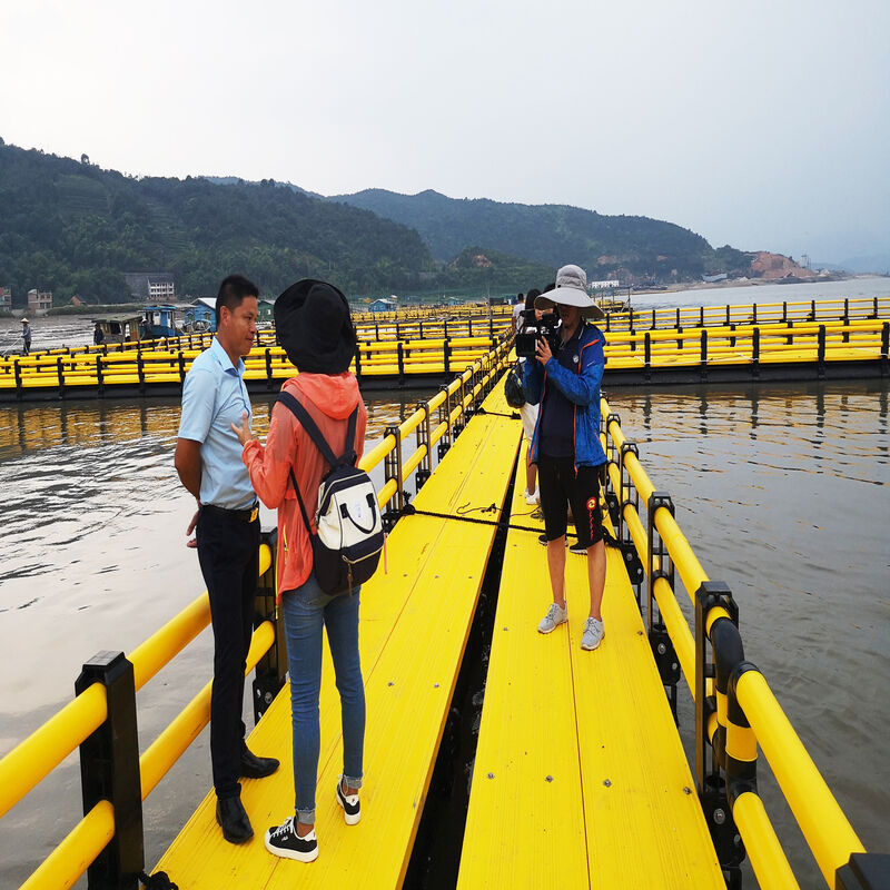 Square HDPE Recreational Fish Cage With Walking Platform, Floating Cage For Lake & Reservoir Freshwater Farming