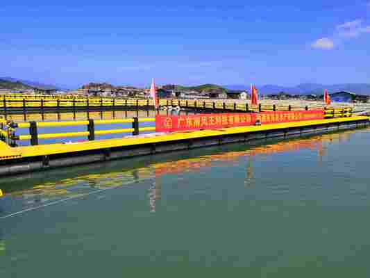 Leave the rusty grids behind and step into the future of farming with a modern HDPE Fish Cage