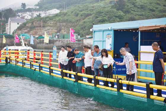 Tame the waves and secure your stock with our storm-resistant HDPE Fish Cage